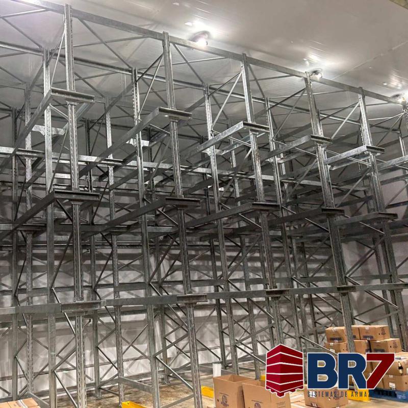 Sistema drive-in para fábrica de laticínios Sistema drive-in para fábrica de laticínios