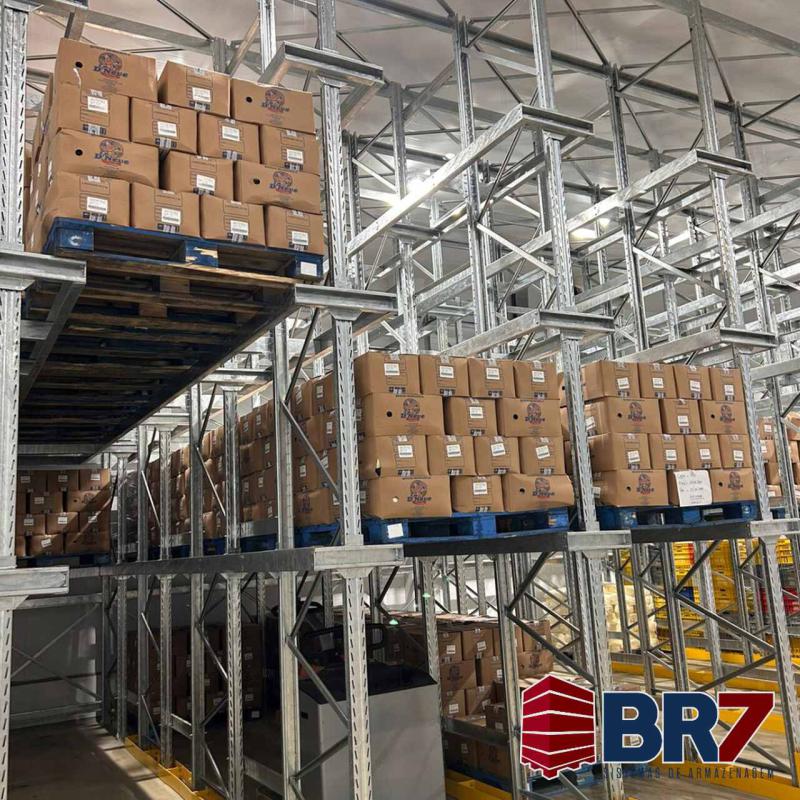 Sistema drive-in para fábrica de laticínios Sistema drive-in para fábrica de laticínios