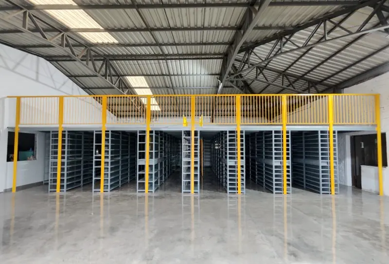 Depósito de empresa de manutenção agrícola