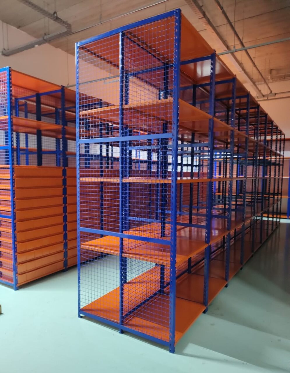 SISTEMA DE ARMAZENAGEM PARA ALMOXARIFADO DE UMA INDÚSTRIA