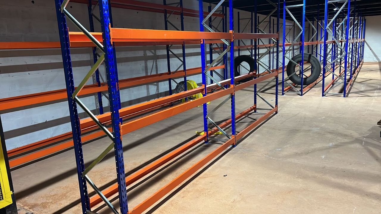 SOLUÇÃO PARA ARMAZÉM DE UMA TRANSPORTADORA